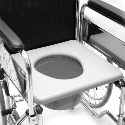 Кресло-коляска (туалет) узкая LY-250-683 фото 2