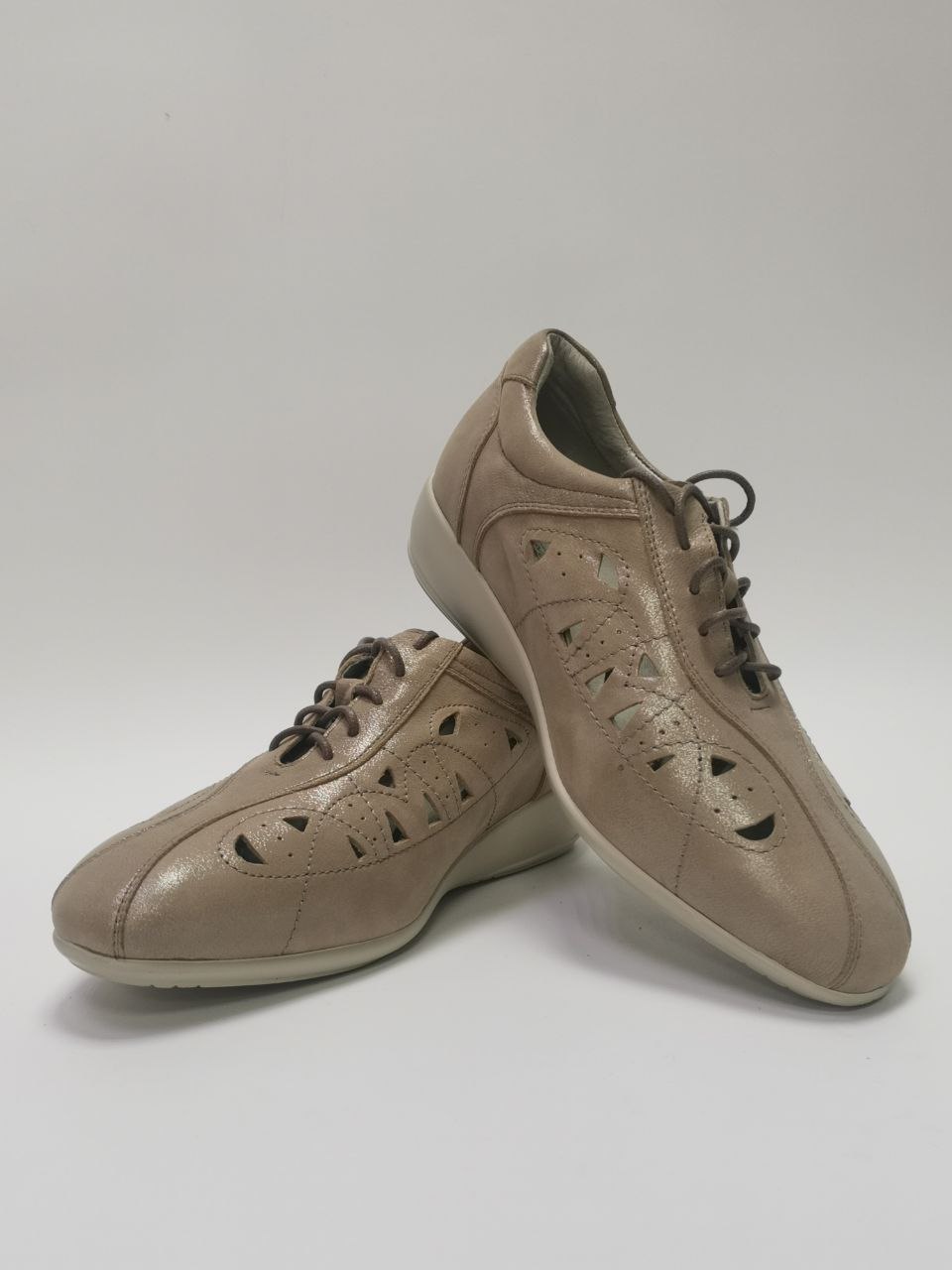 Туфли ортопедические женские Ортомода 8267 КП/ш бежевые увеличенной полноты с перфорацией фото 5