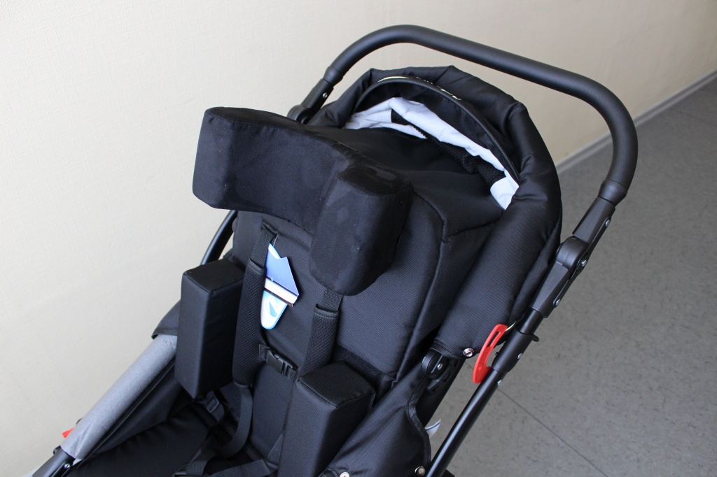 элементы позиционирования ребенка в коляске для детей с дцп.JPG